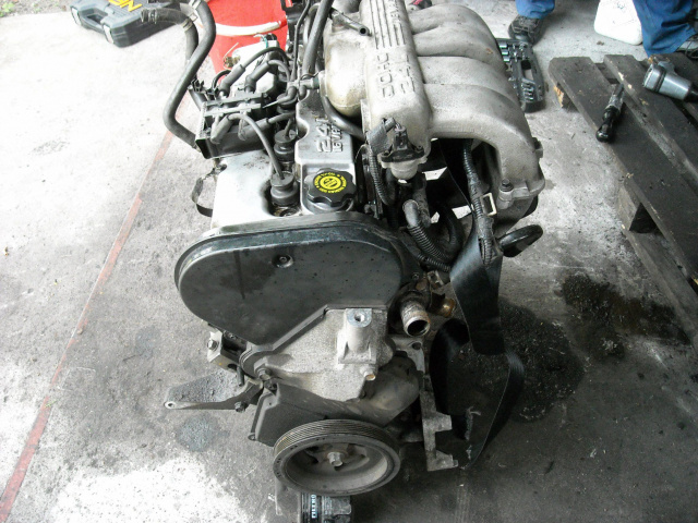CHRYSLER VOYAGER 2.4 16V двигатель 1998 год