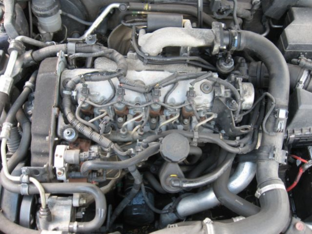VOLVO V40 S40 RENAULT двигатель 1.9DCI