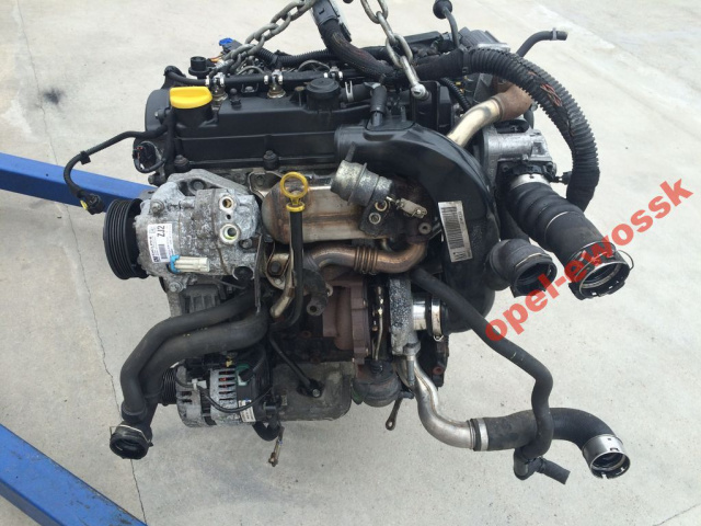 Двигатель голый без навесного оборудования Opel Insignia Z17DTR 1.7 DTR