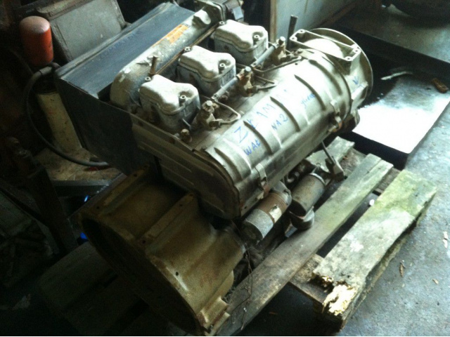 Двигатель LOMBARDINI LDA673 поврежденный запчасти