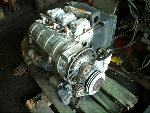 Двигатель LOMBARDINI LDA673 поврежденный запчасти