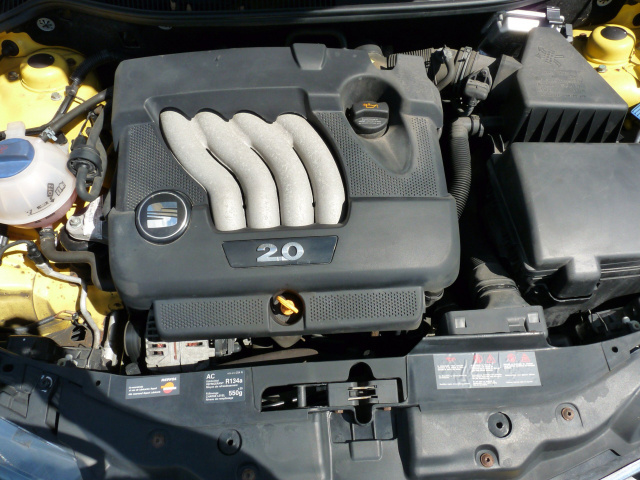 AUDI A3 VW POLO GOLF IV двигатель в сборе 2.0 AZL