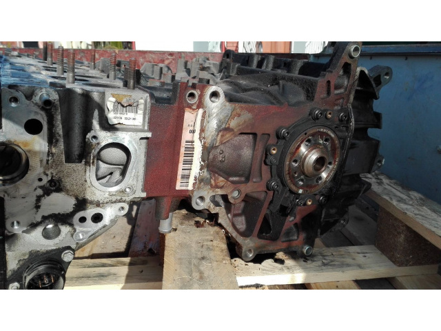Двигатель VW TOURAN BLS 1.9 поврежденный