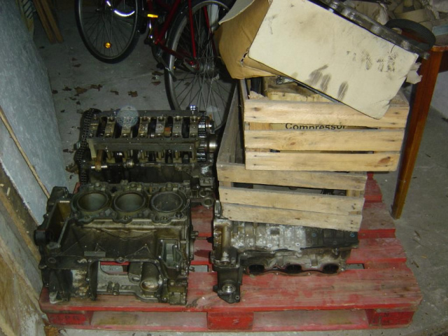 Двигатель PORSCHE BOXTER 986 поврежденный CYLINDER