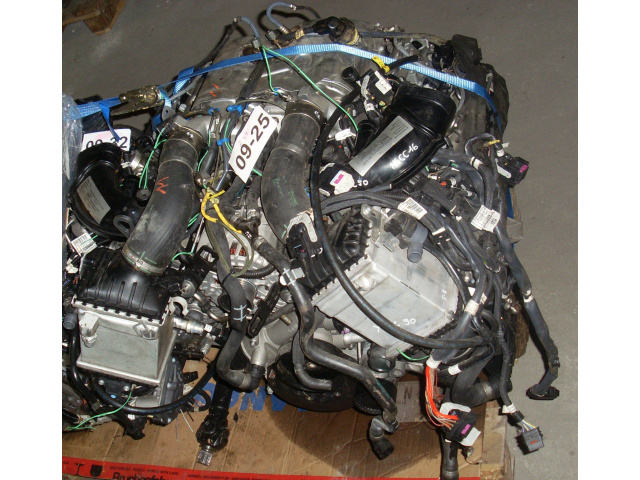 BMW 5 7 F10 F01 F12 двигатель N63B44 V8