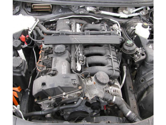 BMW E90 328xi двигатель Z навесным оборудованием поврежденный