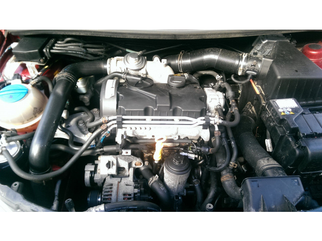 VW SKODA ROOMSTER 1.4 TDI двигатель насос-форсунки BNM