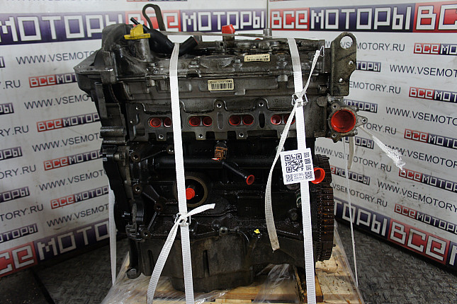Двигатель вид с боку RENAULT K4M 700