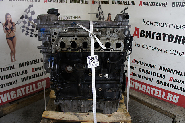 Двигатель вид с боку Ford AYL