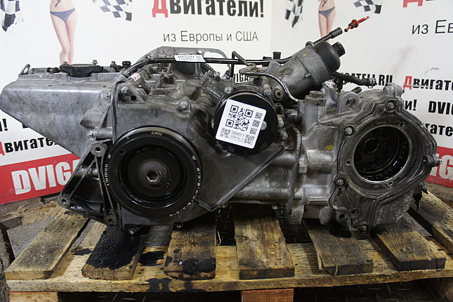 Двигатель вид с боку Mercedes OM 668.914