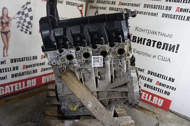 Двигатель вид с боку Mercedes M 166.940