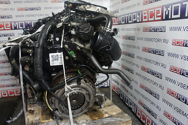 Двигатель вид с боку Citroen RHY (DW10TD)