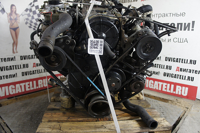 Двигатель вид с боку Isuzu 4ZD1