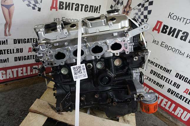 Двигатель вид с боку Mitsubishi 4G92