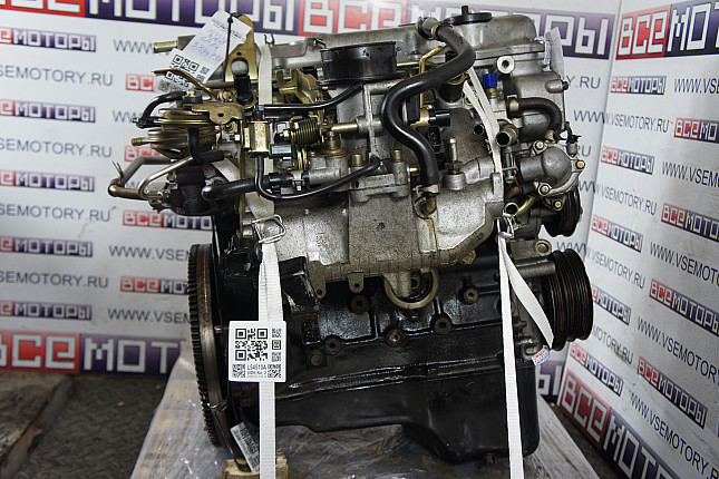Двигатель вид с боку NISSAN GA14DE 