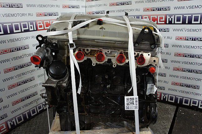 Двигатель вид с боку MERCEDES-BENZ M 111.942