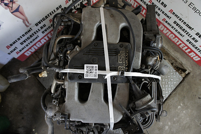 Фотография контрактного двигателя сверху Chrysler 3.5 24 VALVE