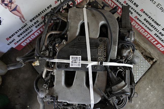Фотография контрактного двигателя сверху Chrysler 3.5 24 VALVE