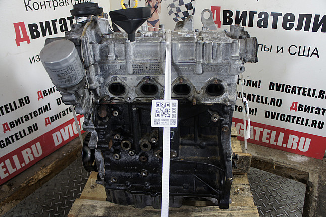 Двигатель вид с боку VW CAVA
