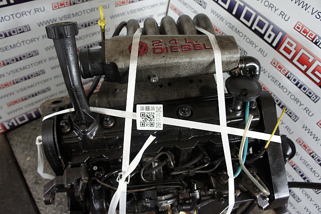 Фотография контрактного двигателя сверху  