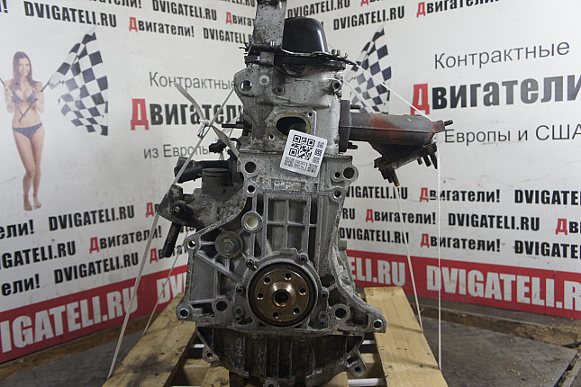Двигатель вид с боку Skoda AKL