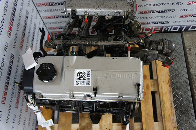 Фотография контрактного двигателя сверху MITSUBISHI 4 G 13 (12V)