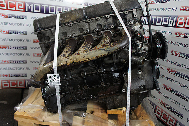 Двигатель вид с боку MERCEDES-BENZ OM 602.911