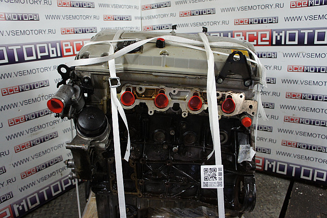 Двигатель вид с боку MERCEDES-BENZ M 111.942