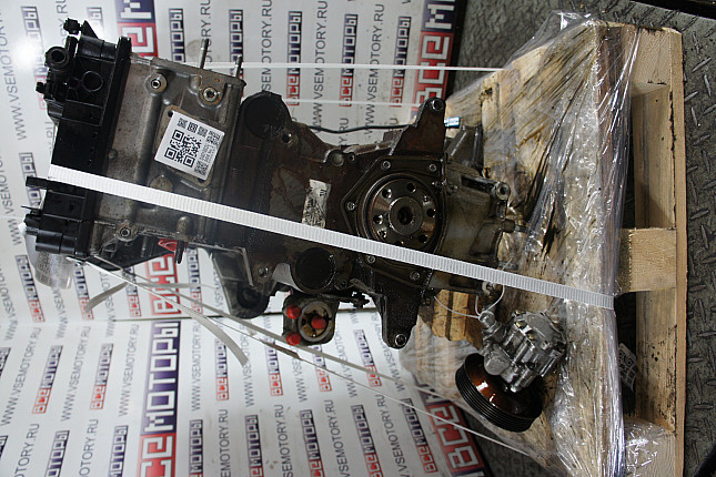 Двигатель вид с боку ALFA ROMEO AR 32301
