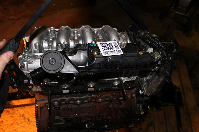 Фотография контрактного двигателя сверху Land Rover 224DT