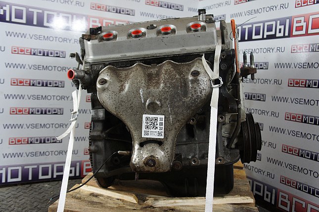 Двигатель вид с боку HONDA D14A3