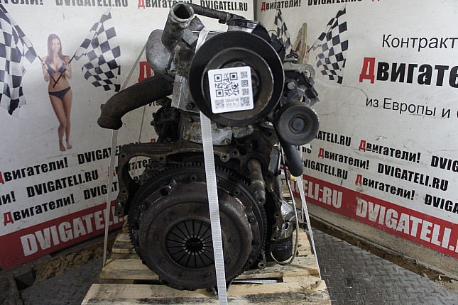 Двигатель вид с боку Peugeot CRD93 (U25/661)