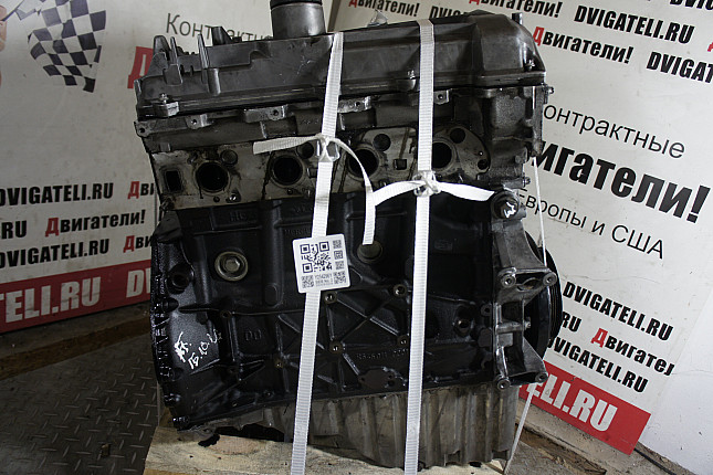 Двигатель вид с боку Mercedes OM 646.985