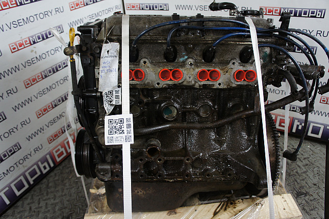 Двигатель вид с боку MAZDA B3 (16V)