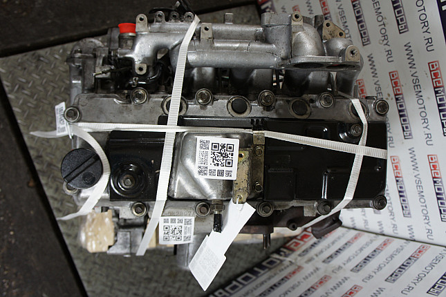 Фотография контрактного двигателя сверху NISSAN ZD30