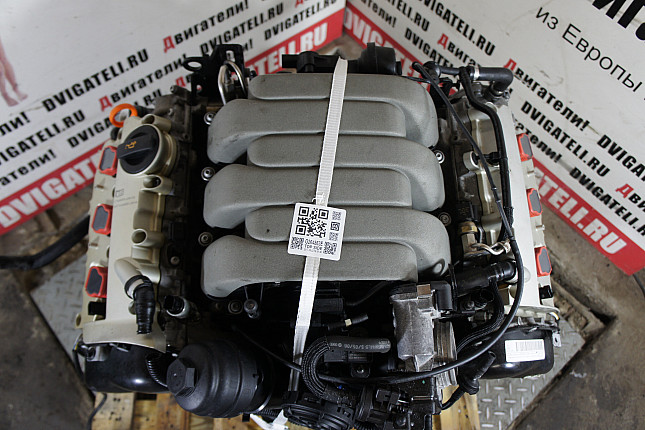Фотография контрактного двигателя сверху Audi AUK