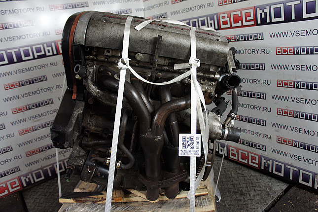 Двигатель вид с боку ALFA ROMEO AR 67204