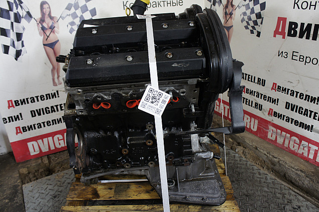 Двигатель вид с боку Opel X 25 XE