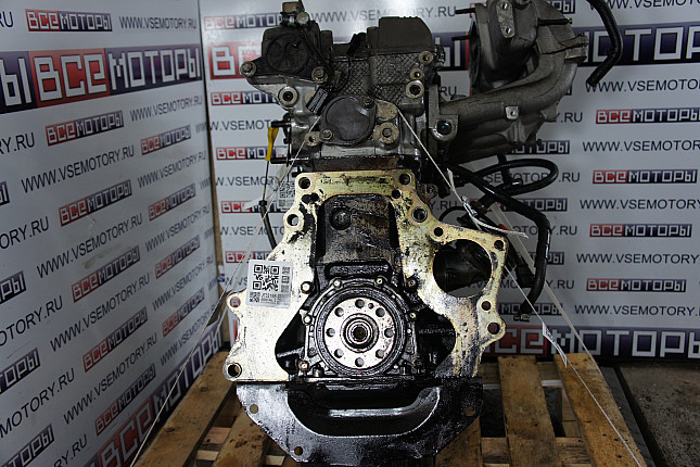 Двигатель вид с боку KIA FE (16 V)